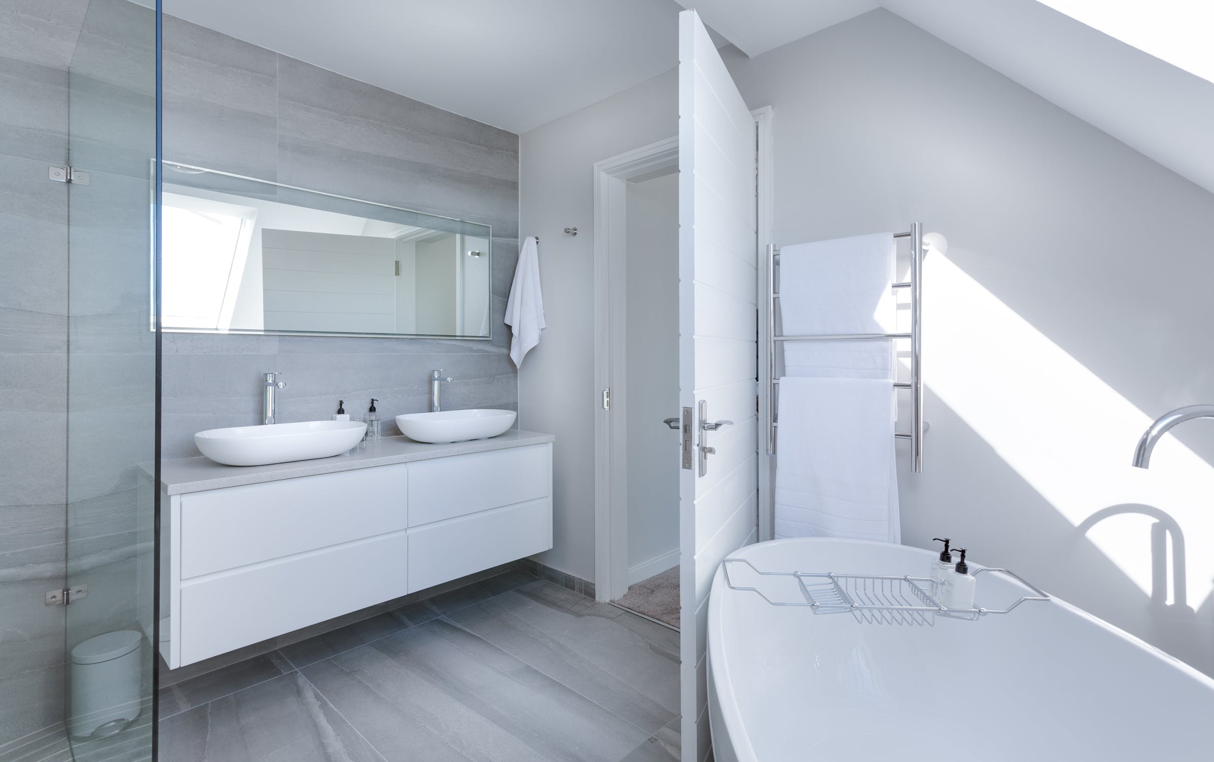 Comment décorer sa salle de bain quand on est locataire