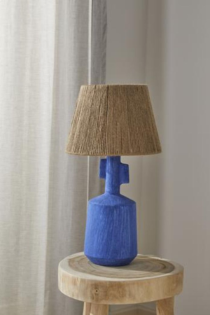 lampe en céramique bleue et abat-jour corde